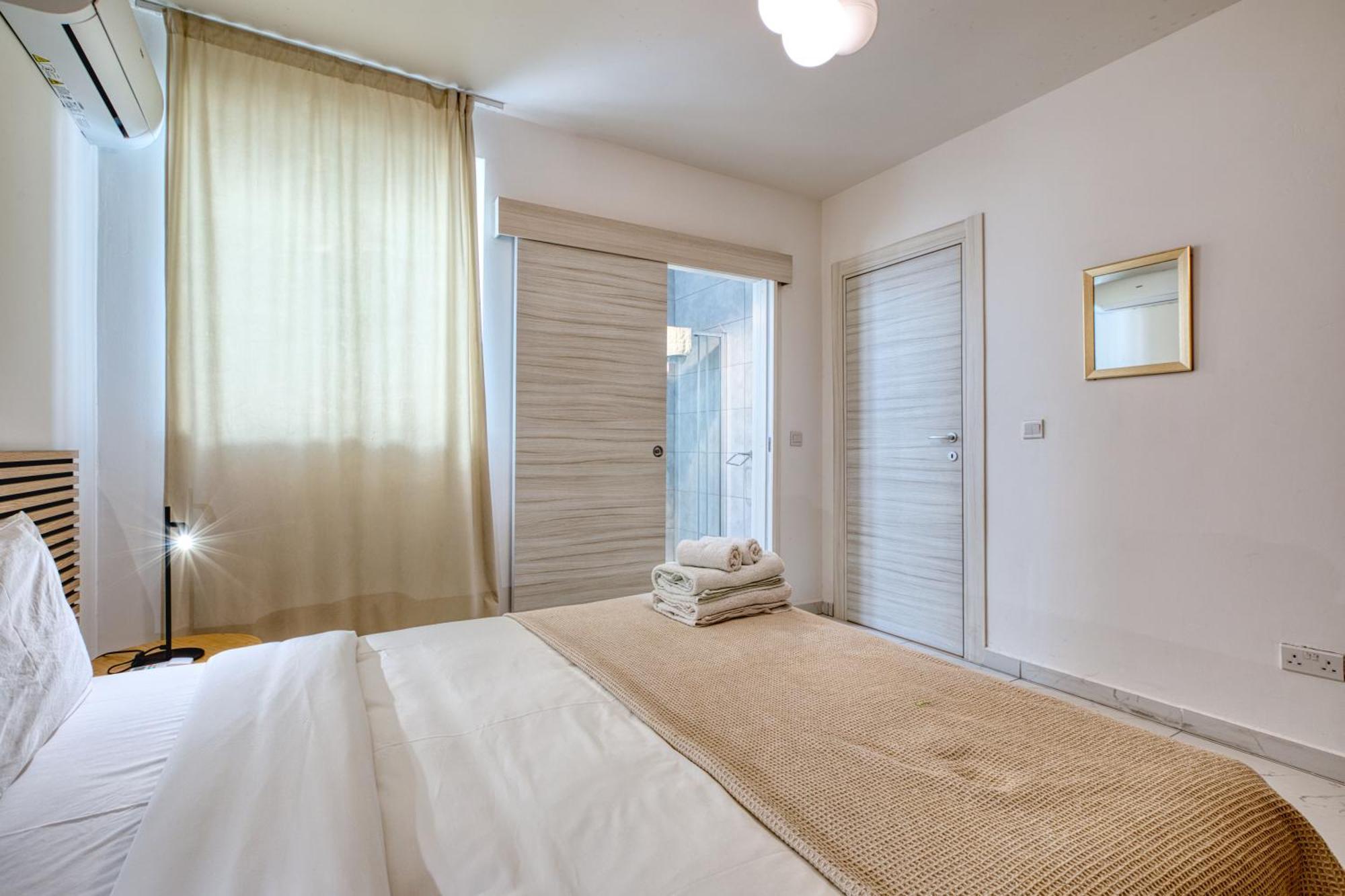 Blu Mar Sea View Apartments St. Paul's Bay Ngoại thất bức ảnh