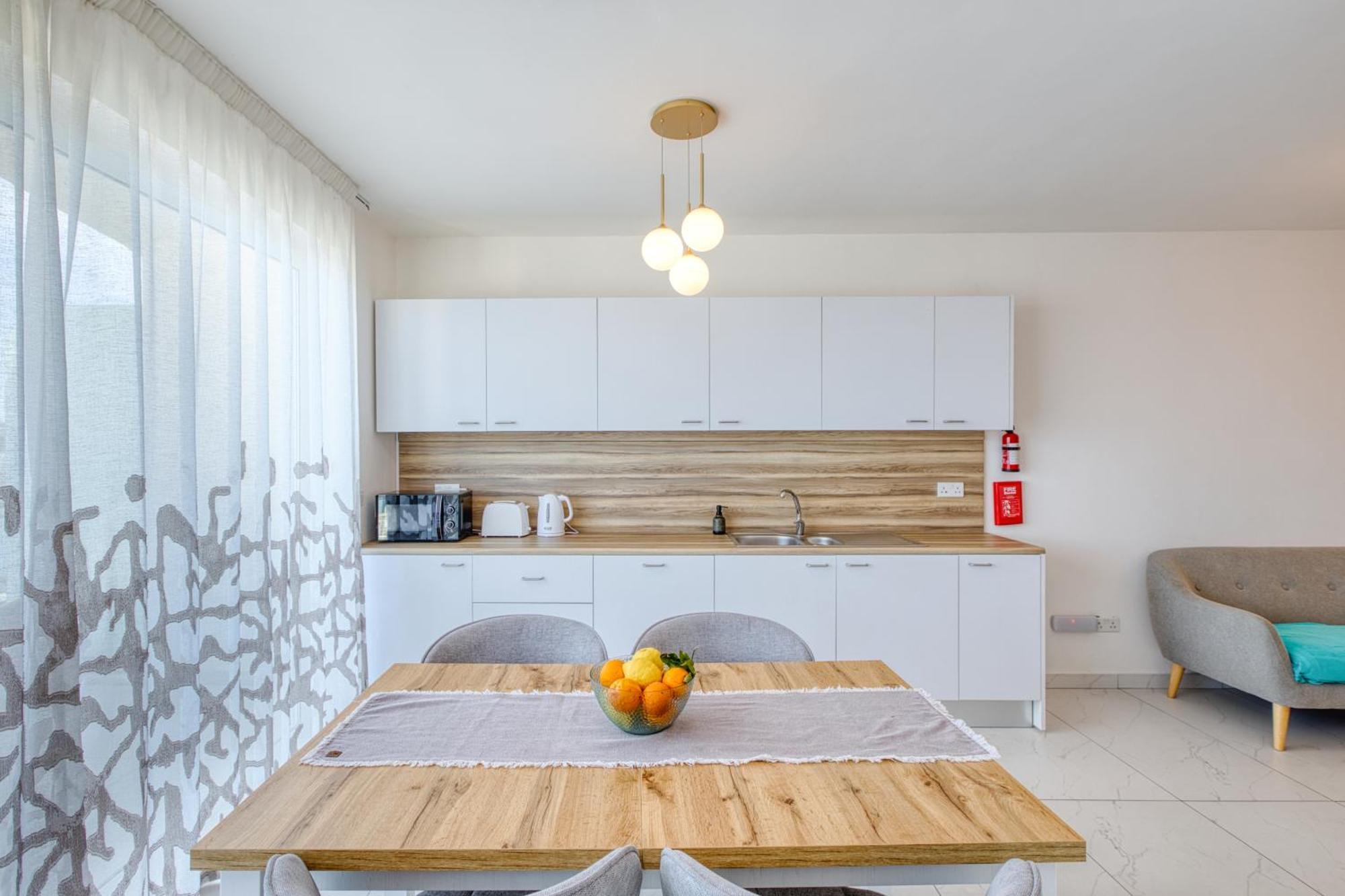 Blu Mar Sea View Apartments St. Paul's Bay Ngoại thất bức ảnh